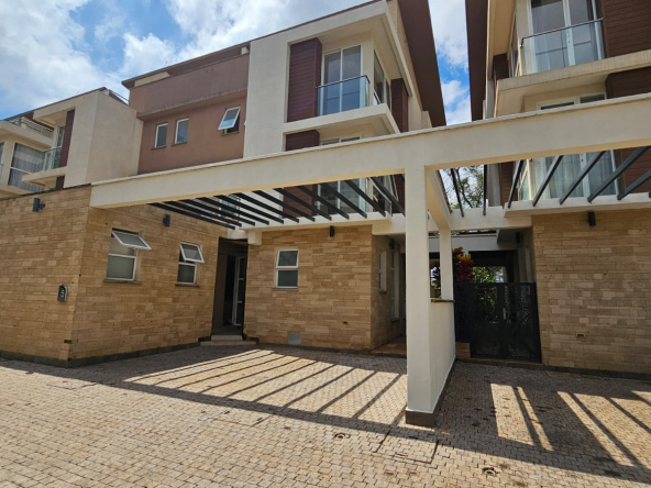 5 BEDROOM TOWNHOUSE FOR RENT IN LAVINGTON