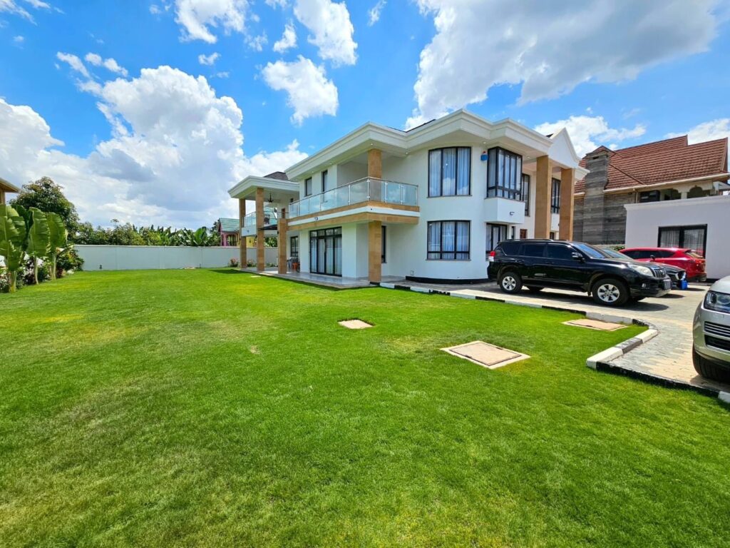 6-Bedroom Villa For Sale on Kiambu Road