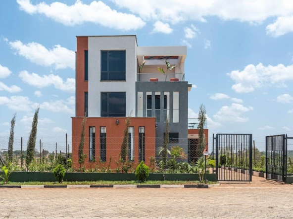 4 Bedroom Villa for Sale in 143 Brookview Membley