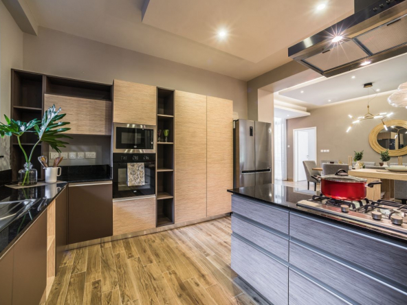 3 Bed Apartment with En Suite at Riverside 6