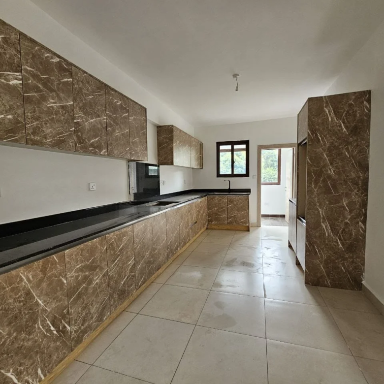 2 bedroom Lantana Road apartment