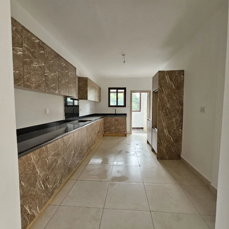 2 bedroom Lantana Road apartment