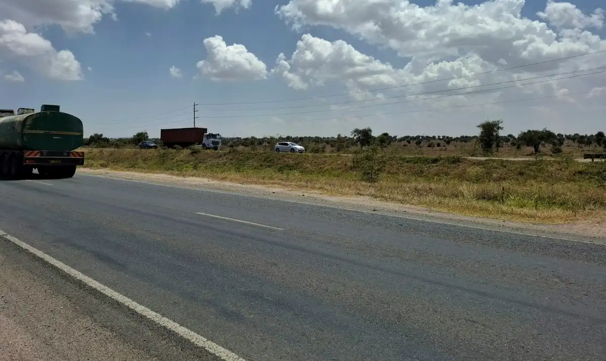 30 acres land for sale in Athi River touching Mombasa Road near Simba Cement