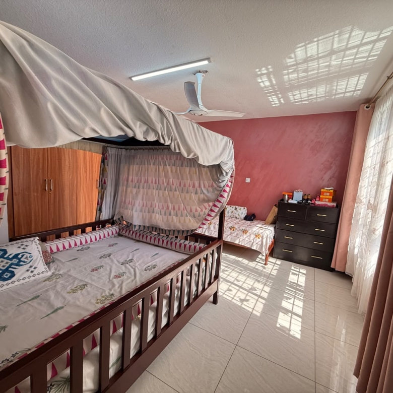 Bright additional bedroom with large windows at Convent Oaks Lavington