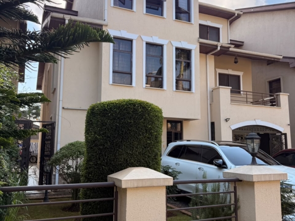 Exterior of the Convent Oaks Lavington 5 bedroom townhouse